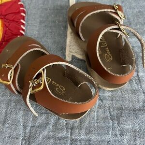 Sea Wees brown sandals size 3